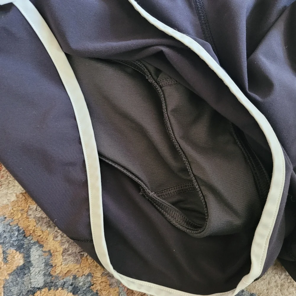 Lululemon Rare Run‎ Speed Short *4-way Stretch Lined Size 8 Black / Angel Wing